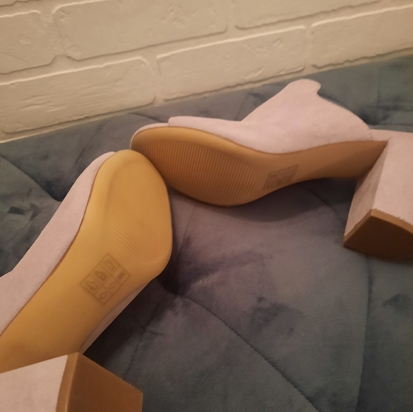 🪻 Lilac Suede Mules / Slip On Open Toe Chunky Heels - Size 7 - Picture 3 of 5